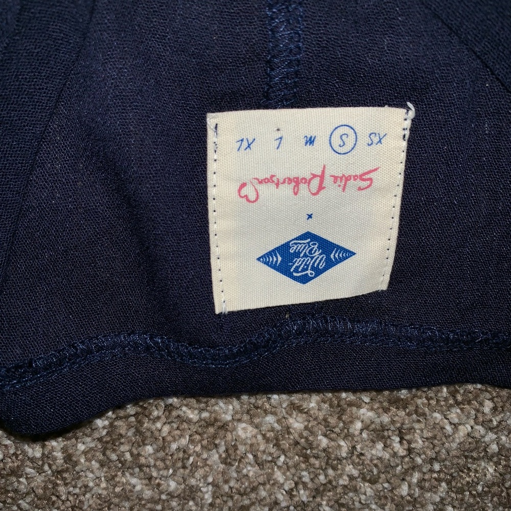Women’s Top - Picture 3 of 5
